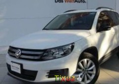 Vendo un carro Volkswagen Tiguan 2016 excelente llámama para verlo