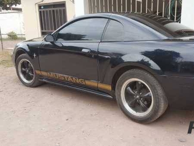 Ford Mustang 2002 6 cil manual mexicano