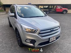 Se vende urgemente Ford Escape Titanium 2018 en Guadalajara