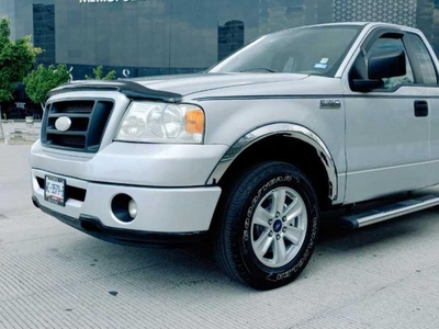 Ford F-150 Standar 6 Culindros