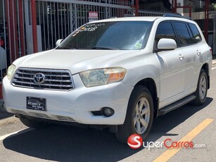 Toyota Highlander LE 2008