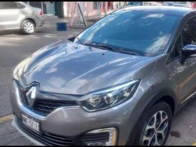 Renault Captur 2.0 Iconic At