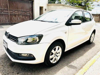 Volkswagen Polo 1.6 At