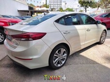 Hyundai Elantra 2015 impecable en Lázaro Cárdenas