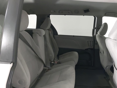 Toyota Sienna 3.5 XLE AT Minivan 2015