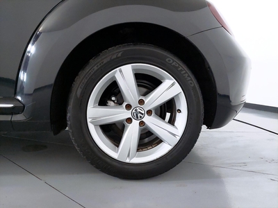Volkswagen Beetle 2.5 SPORT PAQUETE BASICO MT Hatchback 2015