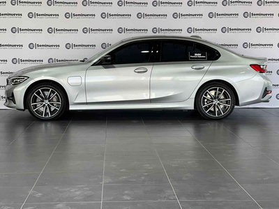 BMW Serie 3 2.0 330ia Sport Line At