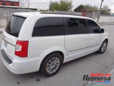 Chrysler Town and Country 2014 6 cil automatica regularizada