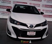 Auto Toyota Yaris 2019 de único dueño en buen estado