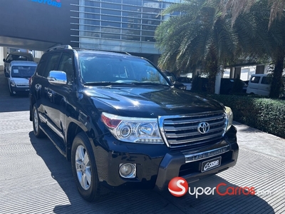 Toyota Land Cruiser VX 2013