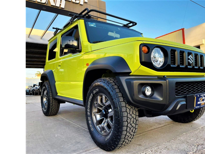 SUZUKI JIMNY3 PTS. GLX, 1.5 LT. 102 HP, TM 5, PINTURA VERDE OBSESIÓN, PANTALLA 7