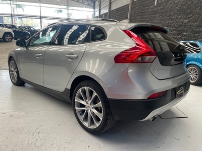 Volvo V40 2.0 Inspirion Awd T5 Cross Country At