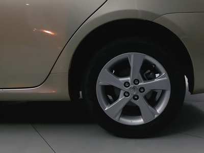 Toyota Corolla 1.8 XLE AT W/SR Sedan 2013