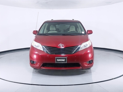 Toyota Sienna 3.5 LE AT Minivan 2013