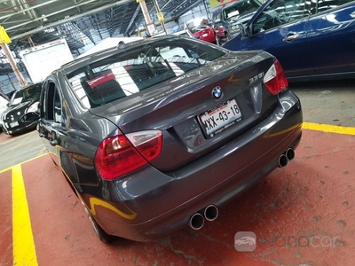 BMW Serie 3 4p 325i Premium Aut