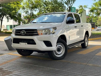 Toyota Hilux 2.7 Cabina Doble Base Mt