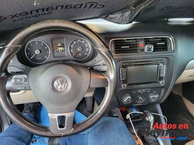 Volkswagen Jetta 2013 5 cil automático regularizado