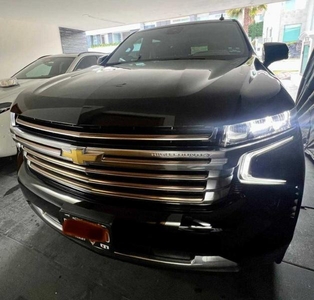 Chevrolet Suburban 5.3 High Country 4X4 At