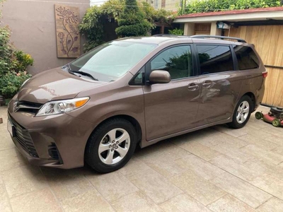 Toyota Sienna 3.5 Le At