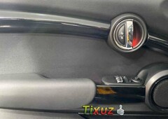 Auto MINI Cooper 2018 de único dueño en buen estado