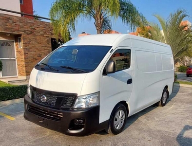 Nissan Urvan 2.5 Panel Amplia Aa Mt