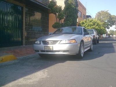 FORD MUSTANG GT NACIONAL 8 CIL PIEL CLIMA IMPECABLE