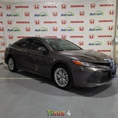 Auto Toyota Camry 2020 de único dueño en buen estado