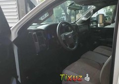 Chevrolet Silverado 2017 2p WT Chasis Cab V8 60 M