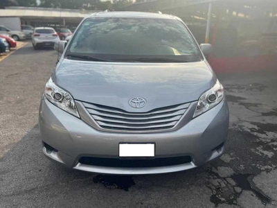 Toyota Sienna 3.5 Le V6/ At