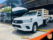 Auto Toyota Hilux 2018 de único dueño en buen estado