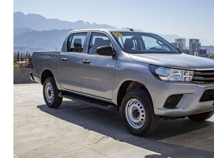 TOYOTA HILUX4X2 DOBCAB SR TM