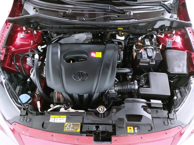 Toyota Yaris 1.5 R HIGH AT Sedan 2016