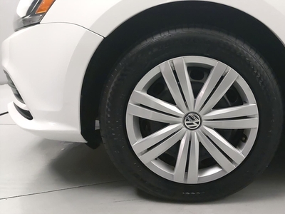 Volkswagen Jetta 2.0 MT Sedan 2017