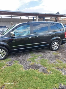 Chrysler Town & Country Limited