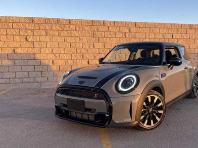 Mini Cooper S Essential 2023 16,000km