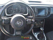 Auto Volkswagen Beetle 2018 de único dueño en buen estado
