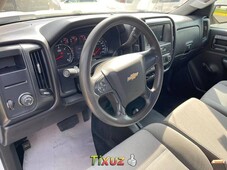 Chevrolet Silverado 2500 2018 impecable en San Fernando