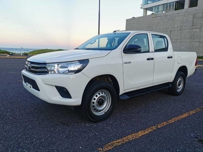 Toyota Hilux 2.7 Cabina Doble Base Mt