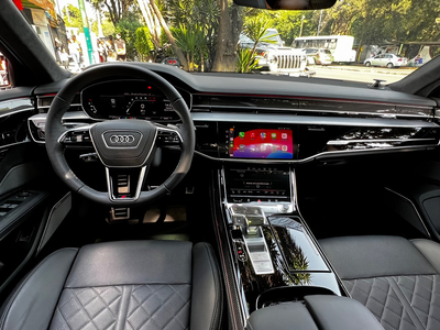 Audi// S8// 2023