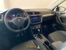 Volkswagen Tiguan Comfortline 5 asientos