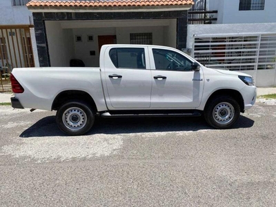 Toyota Hilux 2.7 Cabina Doble Base Mt