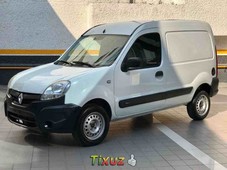 Auto Renault Kangoo Express 2017 de único dueño en buen estado