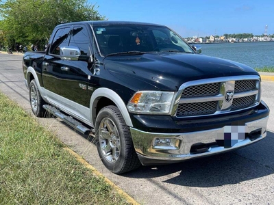 Dodge Ram 2500 5.7 Pickup Crew Cab Laramie 4x4 Mt