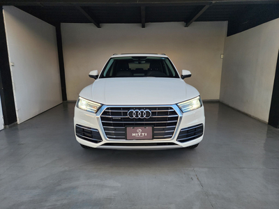 Audi Q5 2.0 L4 Select S-Tronic At