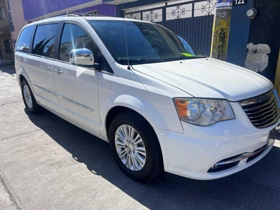 Chrysler Town & Country Limited