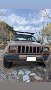 Jeep Cherokee Cherokee Sport 4x2 At