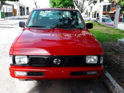 nissan doble cabina 07 rojo