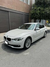 BMW Serie 3 2.0 320ia Luxury Line At