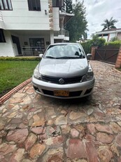 Nissan Tiida 1.8 Premium 4 p