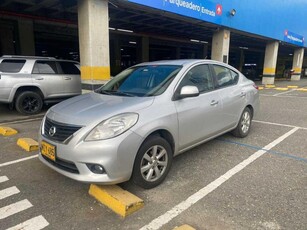 Nissan Versa 1.6 Advance